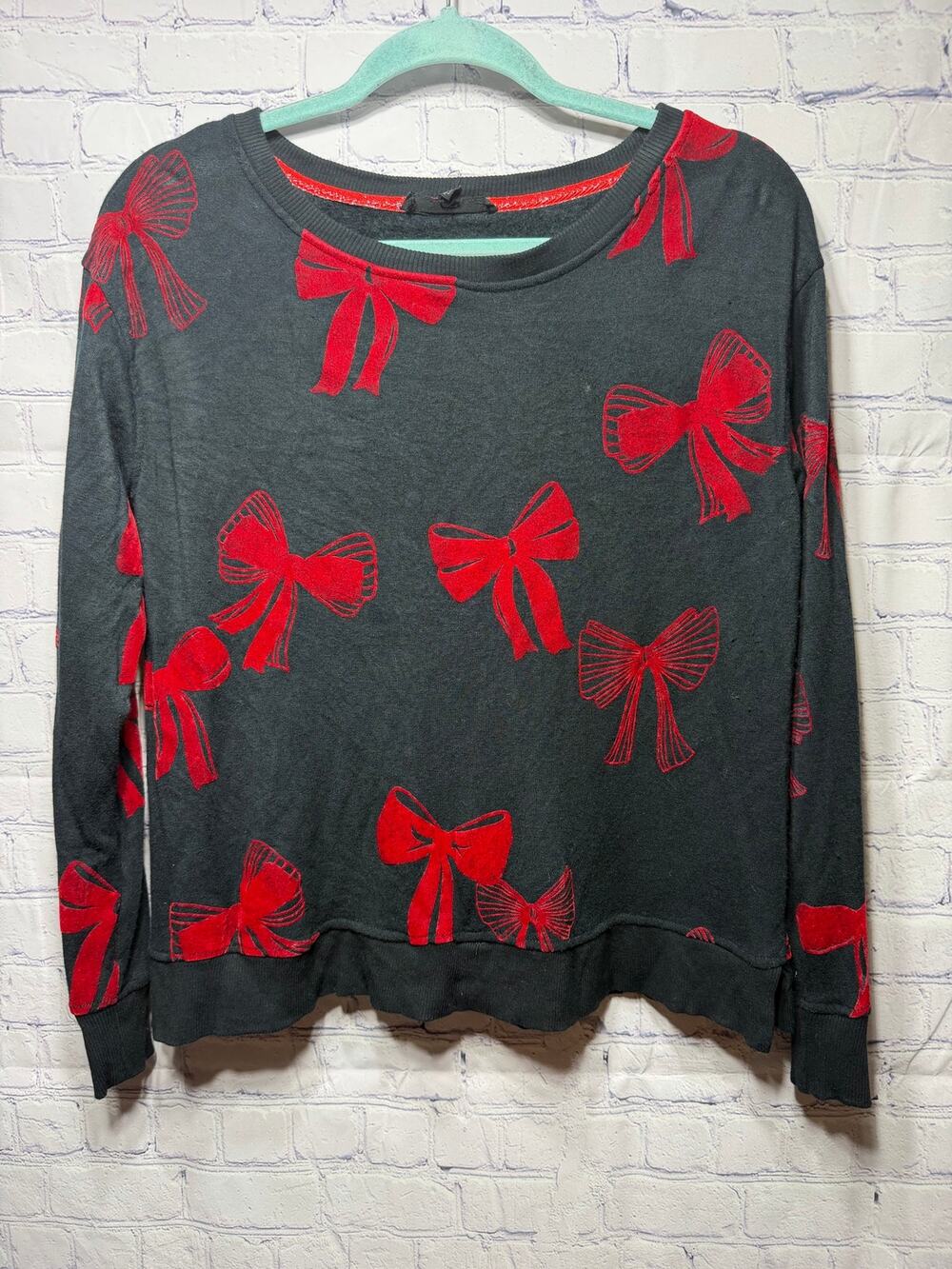 Jane & Delancy Womens Scoop Neck Velvet Bow Long Sleeve Top Black Red S